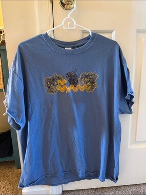 Gildan Blue Short-Sleeve Tee with Yellow Honeycomb and Bee Graphic